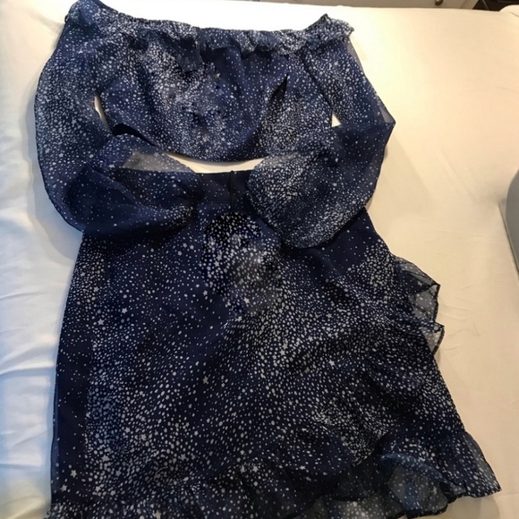 Galaxy top and skirt suit - Picture 3 of 3